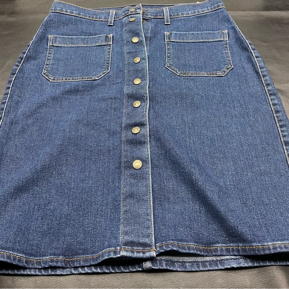 Levi Strauss $ Co Jean skirt - Size 30 -Brand new without tags - Picture 1 of 5